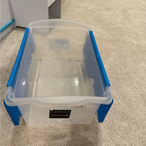 Sterilite 15qt hinged lid storage box - Picture 3 of 4